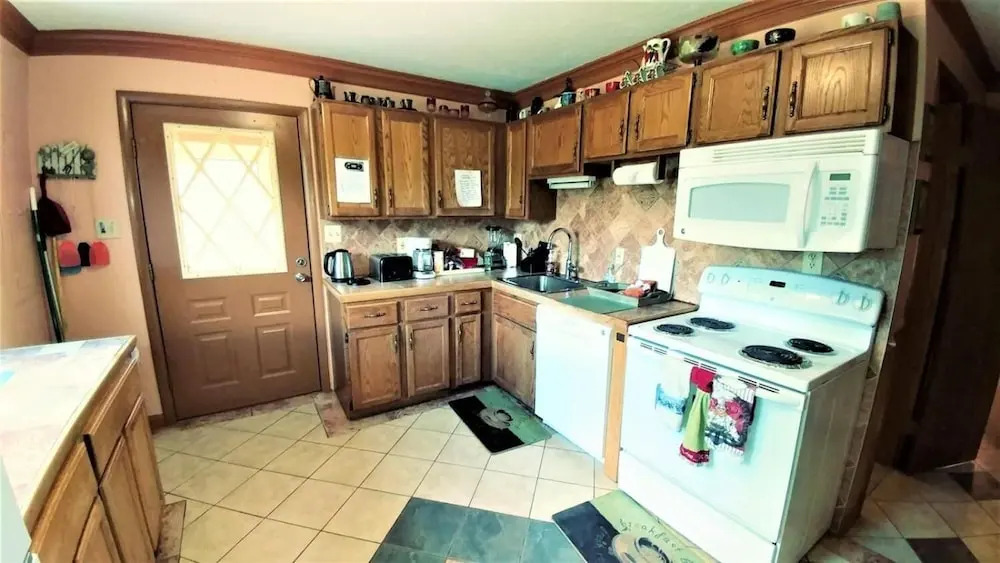 A_lazy_river_cabin