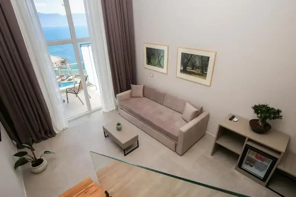 Toto Hotel & Apartments