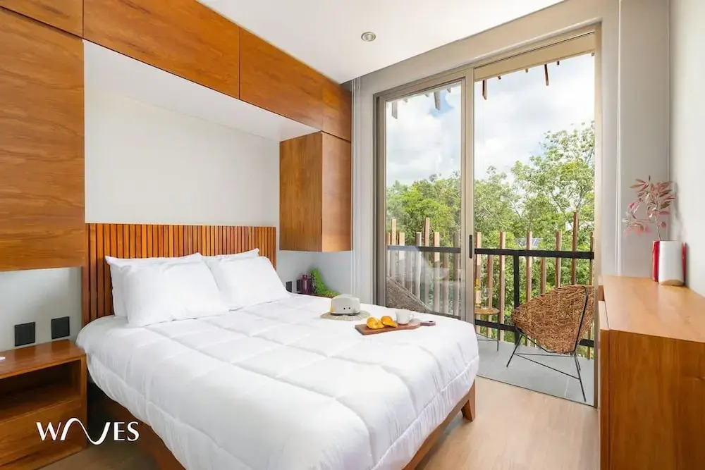 Luminous 2 BR with Roof Pool Close to Hotel Zone by Waves Management