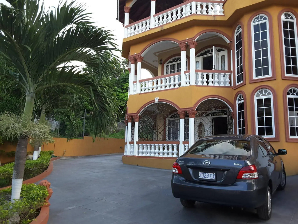 Cazwin Villa
