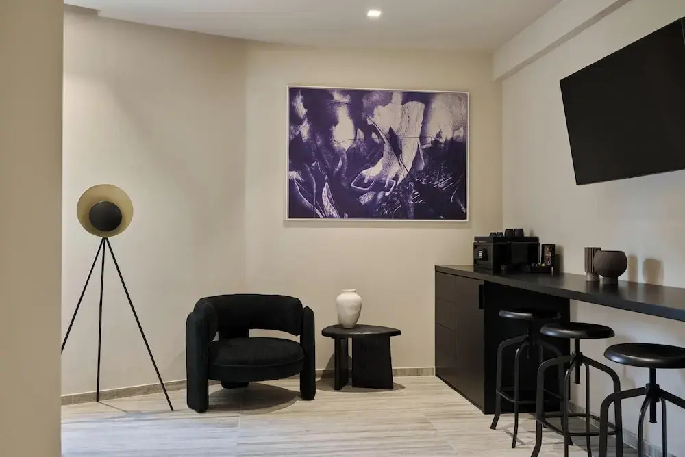 Finders Top Floor Apartments