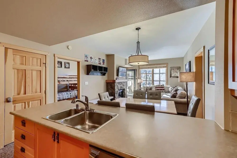 Passage Point 319 2 Bedroom Condo by RedAwning