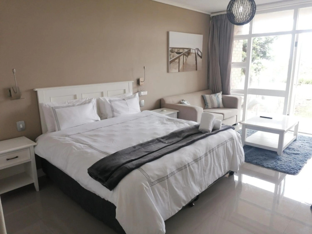 Beachfront resort @51 Brookes Hill Suites