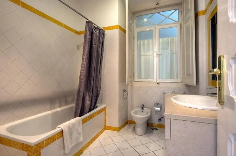 Angola 1 - 6 Bedrooms
