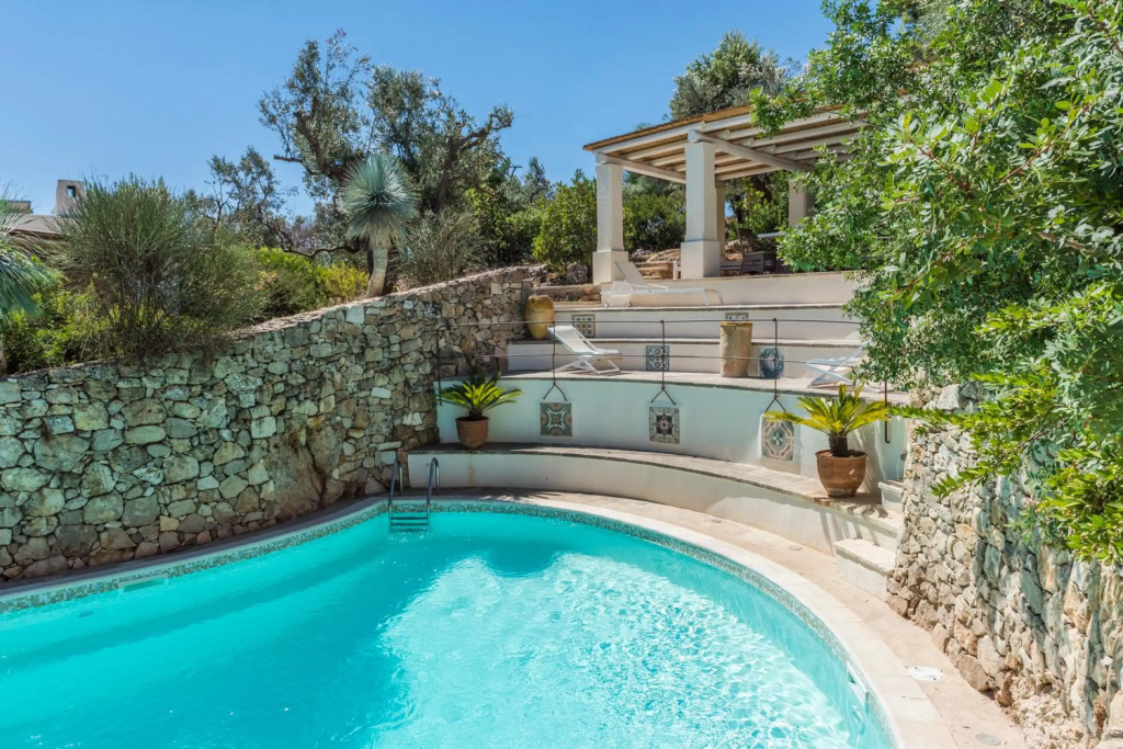 Romantic Flat with Pool