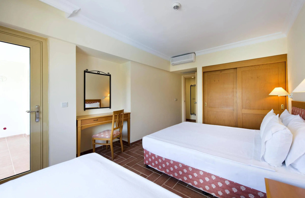 Kentia Apartments