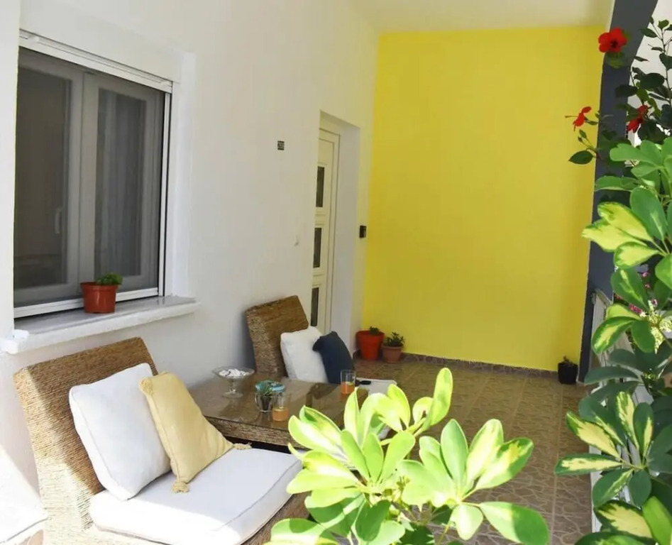 Pirgos Colorful Studio, Sleeps 2, Parking Wifi Ac