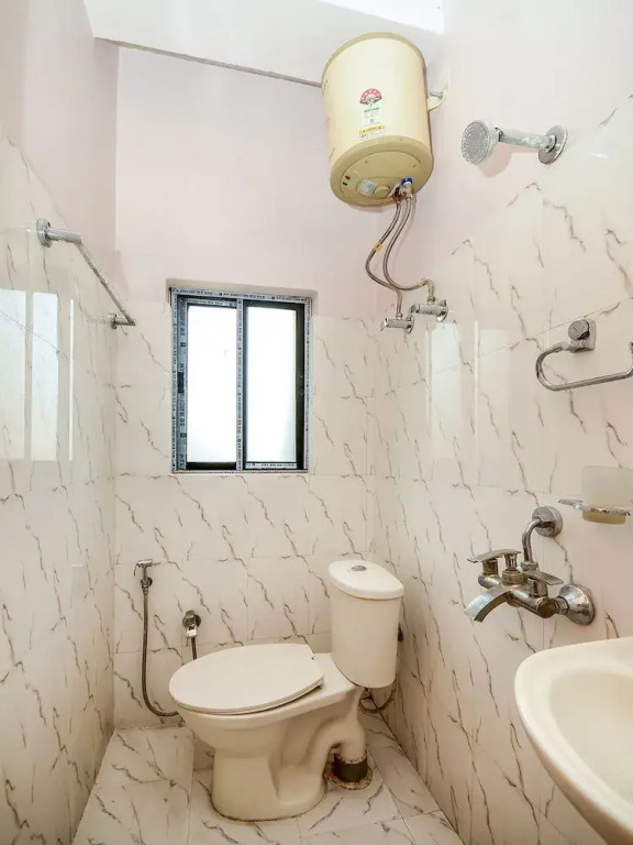OYO 41030 Palacia Inn