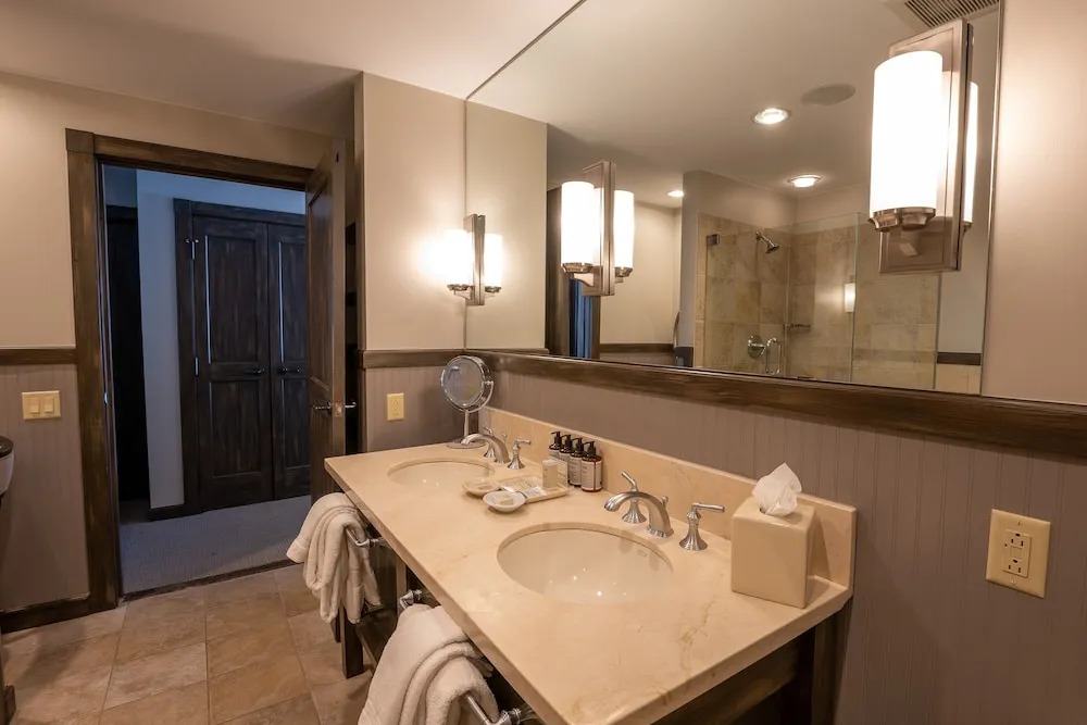Two Bedroom Mountain Chic 6th Floor Penthouse With Amazing View 2 Condo - No Cleaning Fee! by Redawning