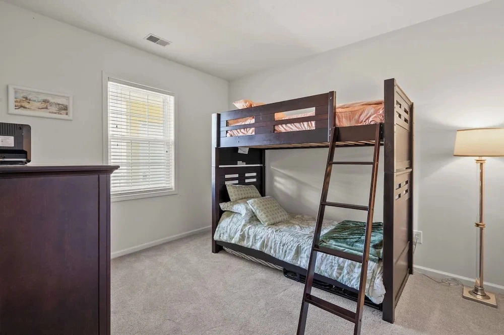 Ocean Keyes Lakeview Condo 2 Blocks From Beach