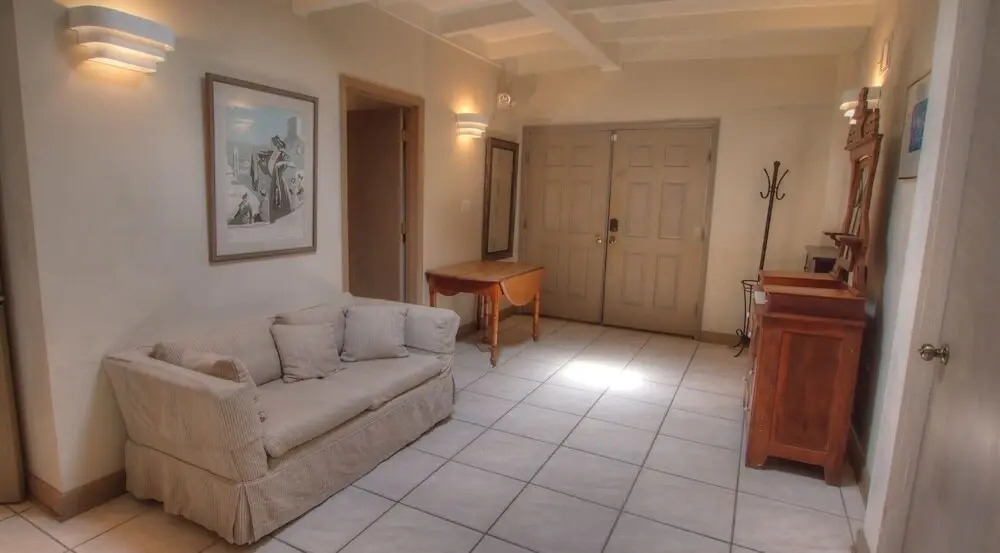 Chez Mireille - 5 Br Home