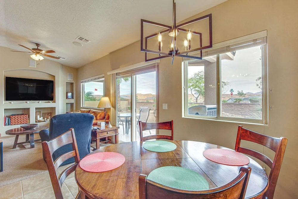 Hike, Golf & Try Your Luck! Mtn-view Mesquite Home