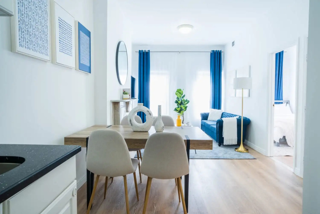 1435-4 I 3 Bedrooms 2 Bath W D Prime Upper East