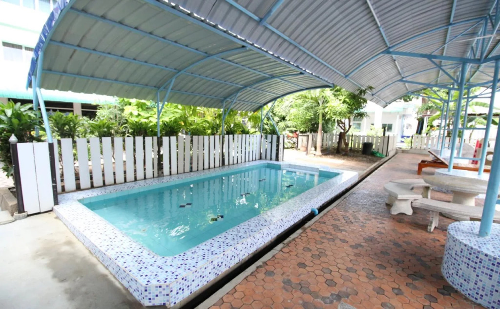 Chomsurang Hotel