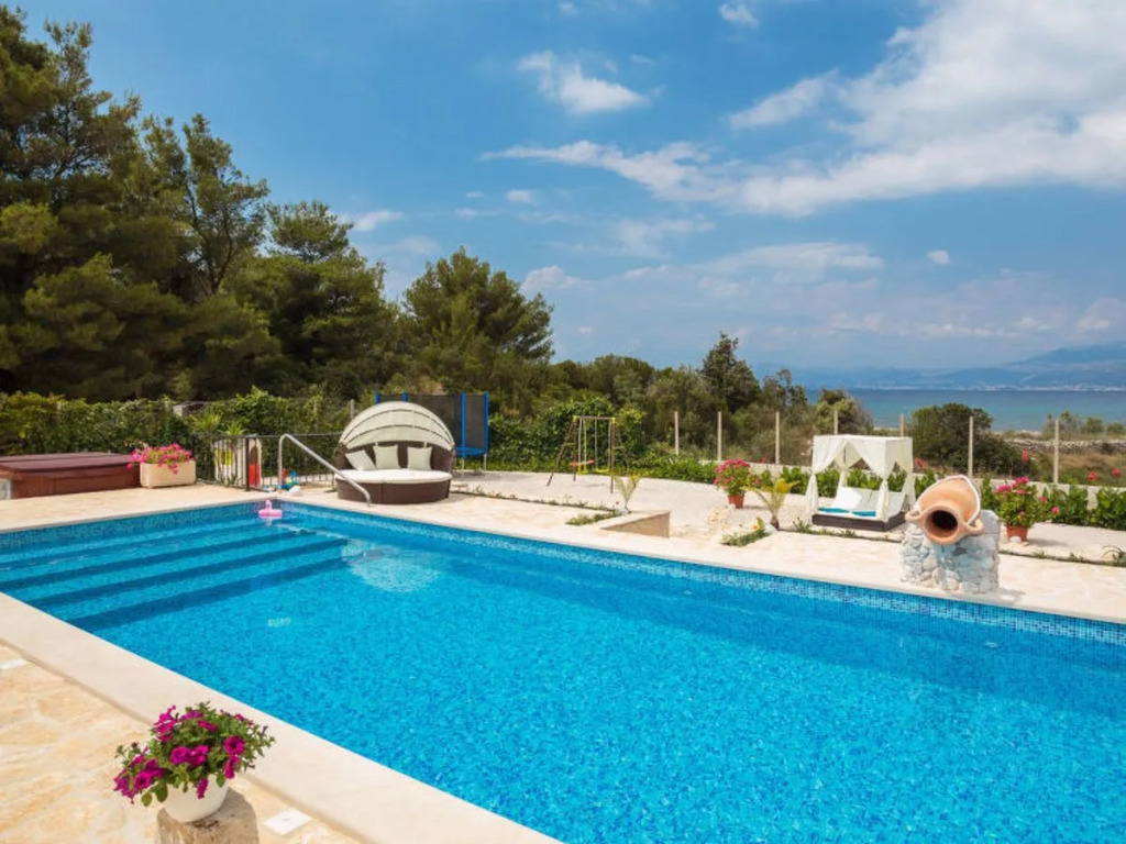 Holiday Home Villa Mutnik by Interhome