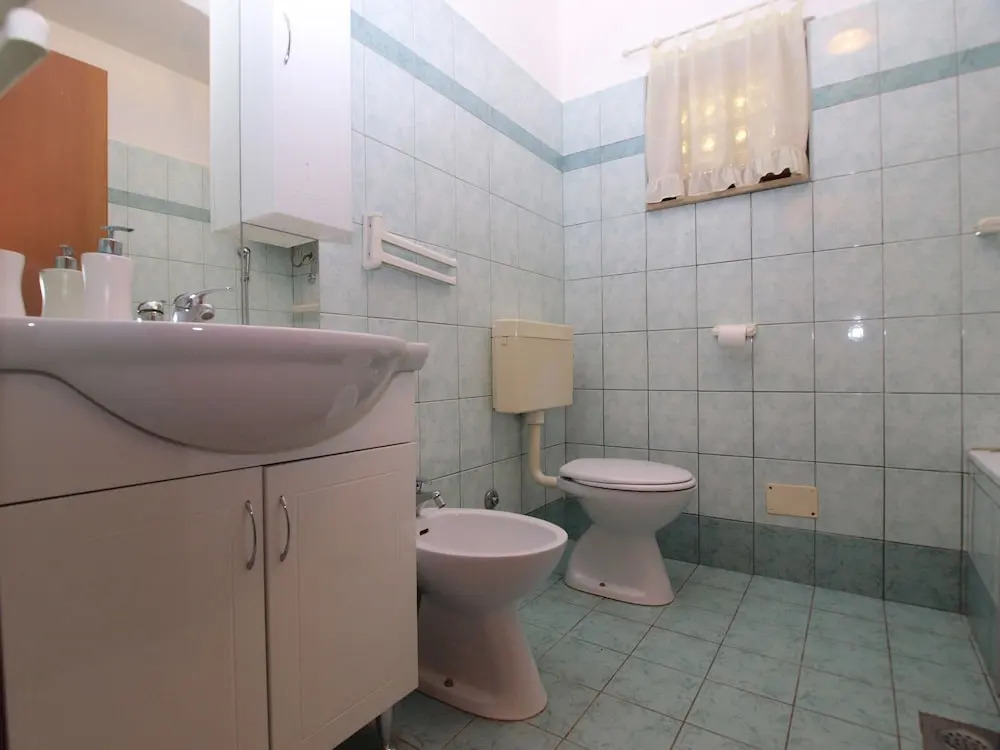Apartment 1382