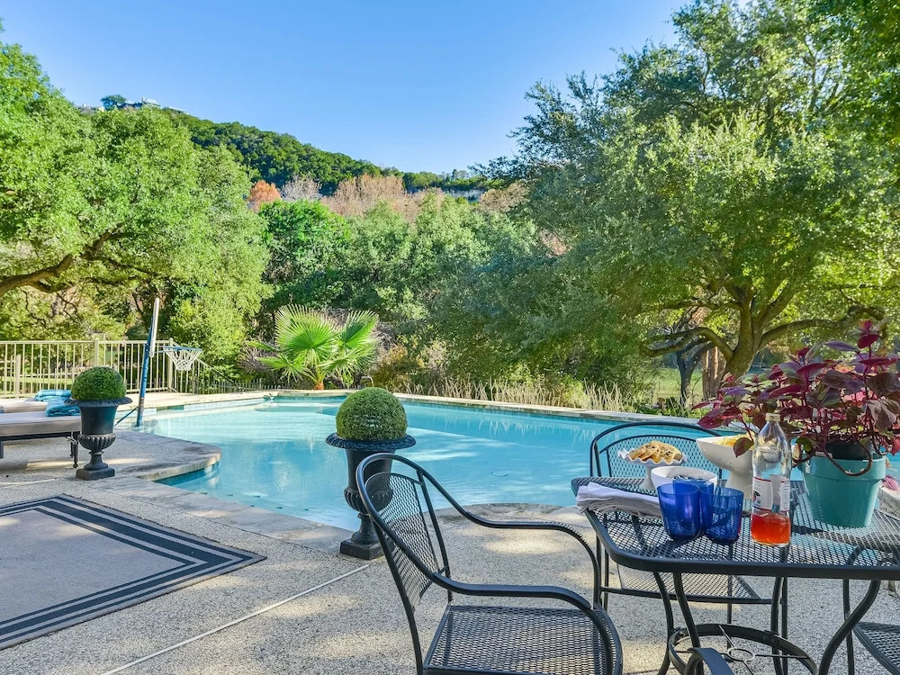 The Arrive Epic Estate On Lake Austin 5 Bedroom Estate