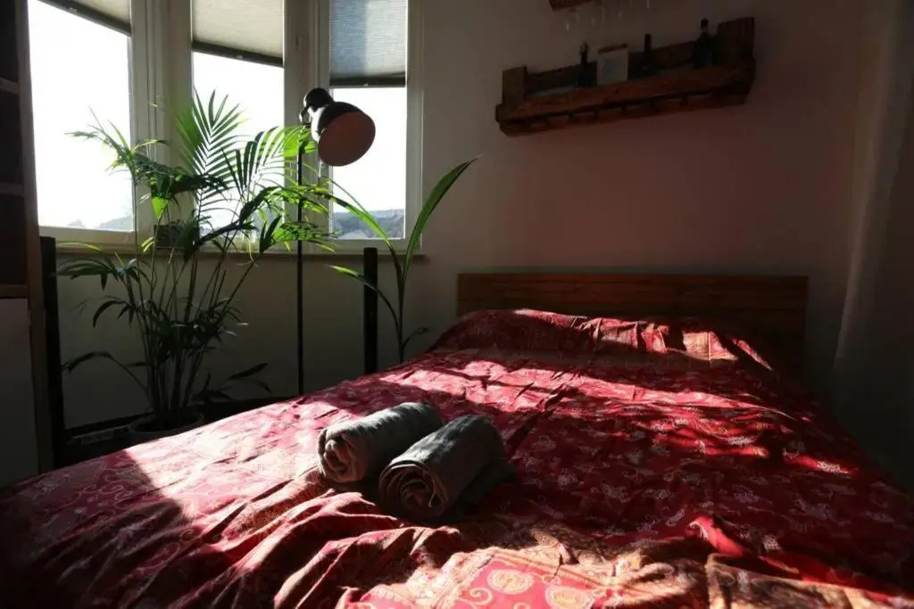 Luftiges Upcycling Studio im EG - Zentral
