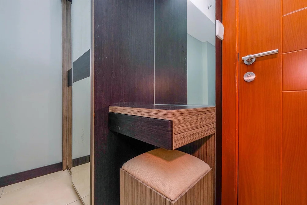 Simple And Comfort 2Br With Extra Room At Mt Haryono Square Apartment