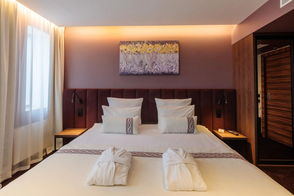 Avalon Hotel & Conferences