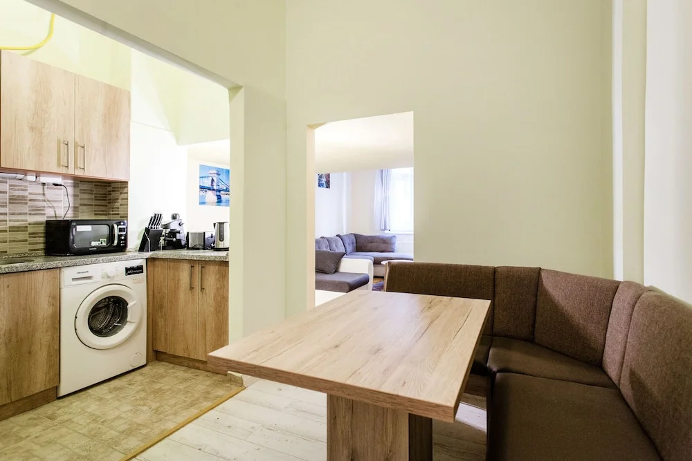 Balassi 27 Apartment