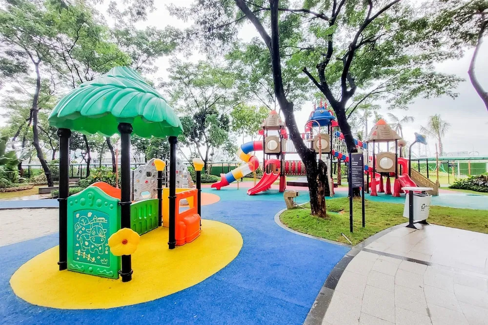 Spacious and Good Place 3BR Sky House BSD Apartment By Travelio