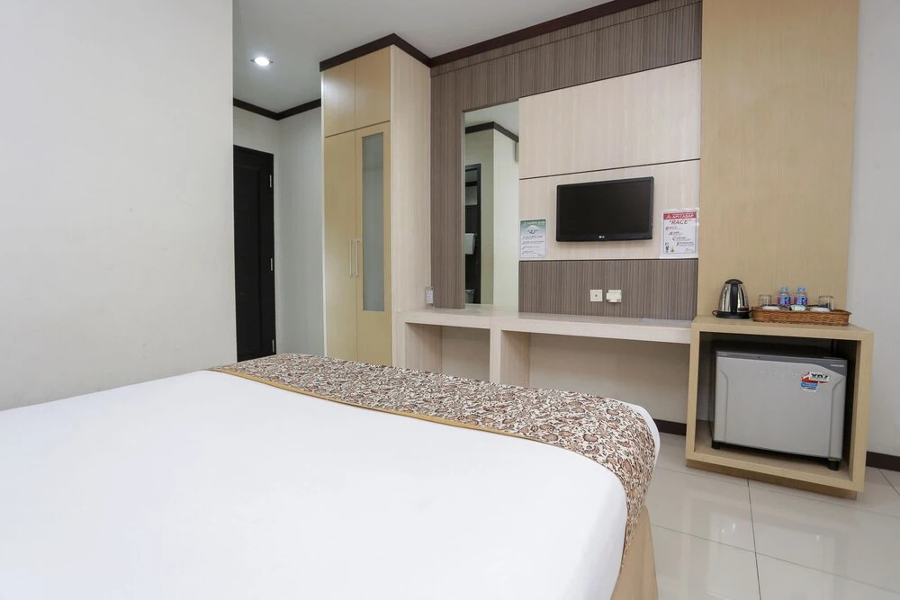 RedDoorz Plus near Farmhouse Lembang