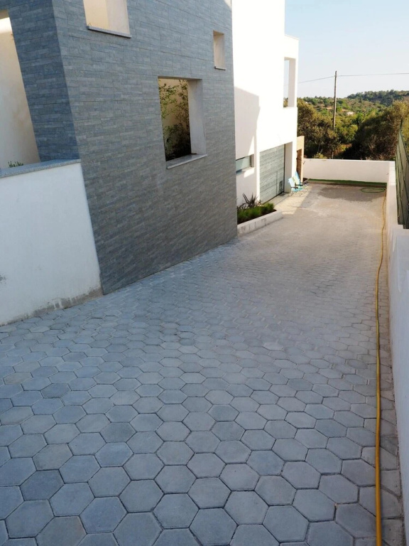 Villa with 4 Bedrooms in Mexilhoeira Grande, with Wonderful Mountain View, Private Pool, Enclosed Garden - 11 Km From the Beach