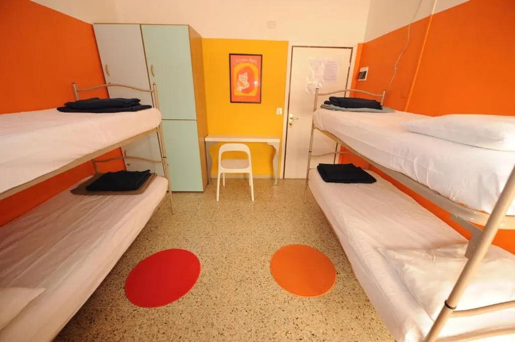 Sunflower City Student Hostel & Bar