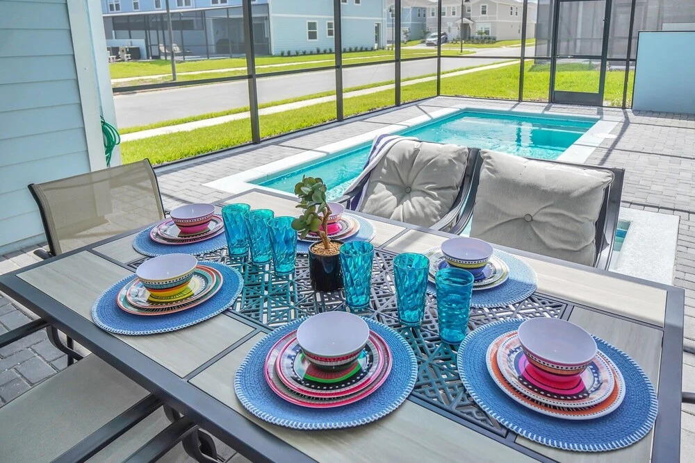 Poolside Delight. Whimsical Themed Rooms and Ps5!
