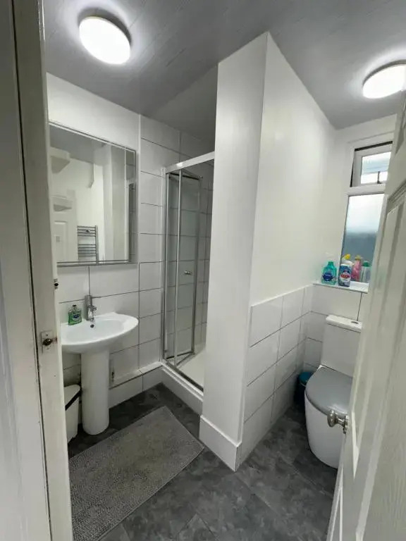 Aremo Room 1