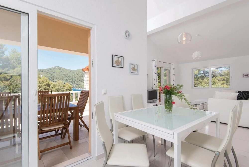 Holiday Home Brna Kosirina