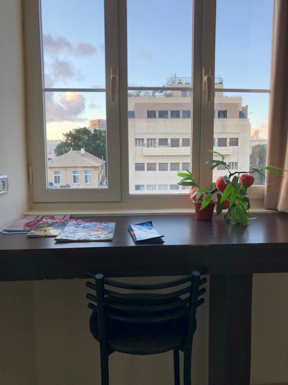 Unique TLV Bauhaus