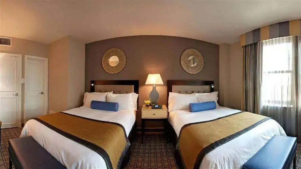 Latham Hotel - Downtown