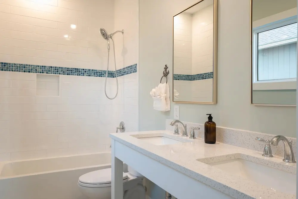 Ocean's Eye by Avantstay Beach Front Home w/ Roof Top, Pool & Putting Green!