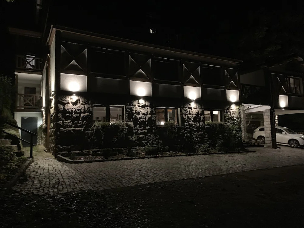 Willa Karkonoska - klimatyczne pokoje i studia z ANEKSAMI KUCHENNYMI - Śniadania Sauna Grota Solna Siłownia Parking WI-FI W CENIE
