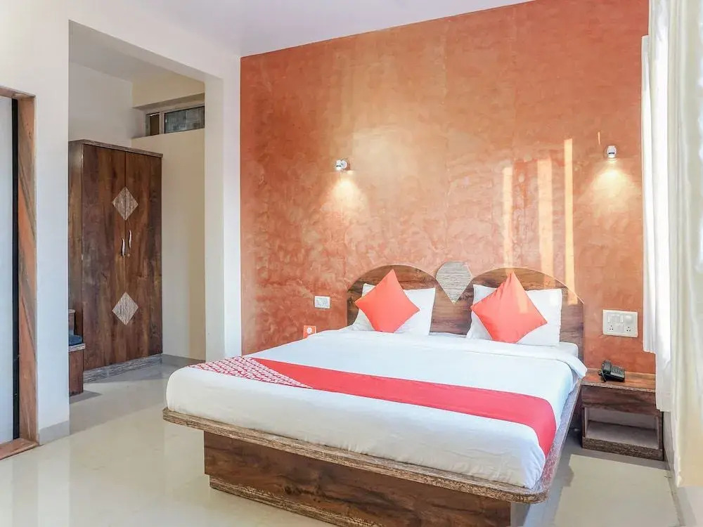 OYO 25095 Hotel Valley View Residency