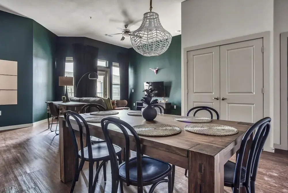 1BR2BR Downtown Austin byWanderjaunt