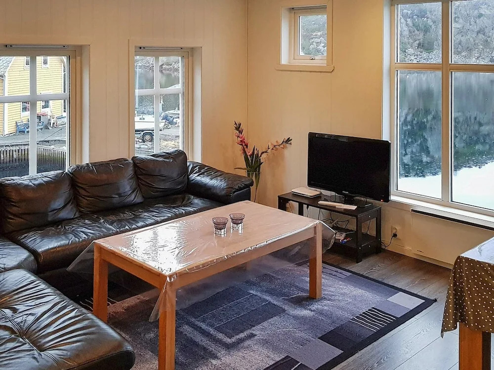 10 Person Holiday Home in Urangsvåg