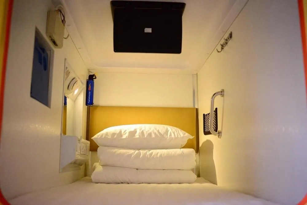 Shangjian Capsule Apartment Hangzhou East Railway Station