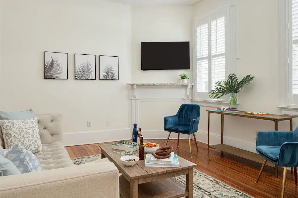 Pond by AvantStay 10mins from French Quarter in the Iconic City of Charleston w Balcony