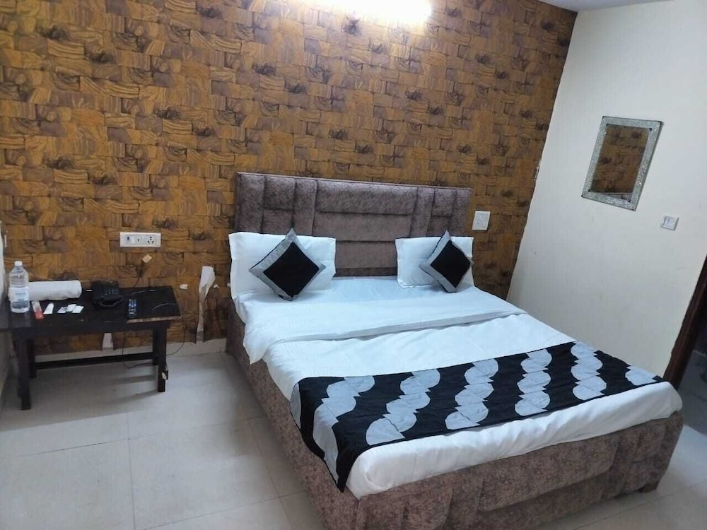 Green Snapper Hotel