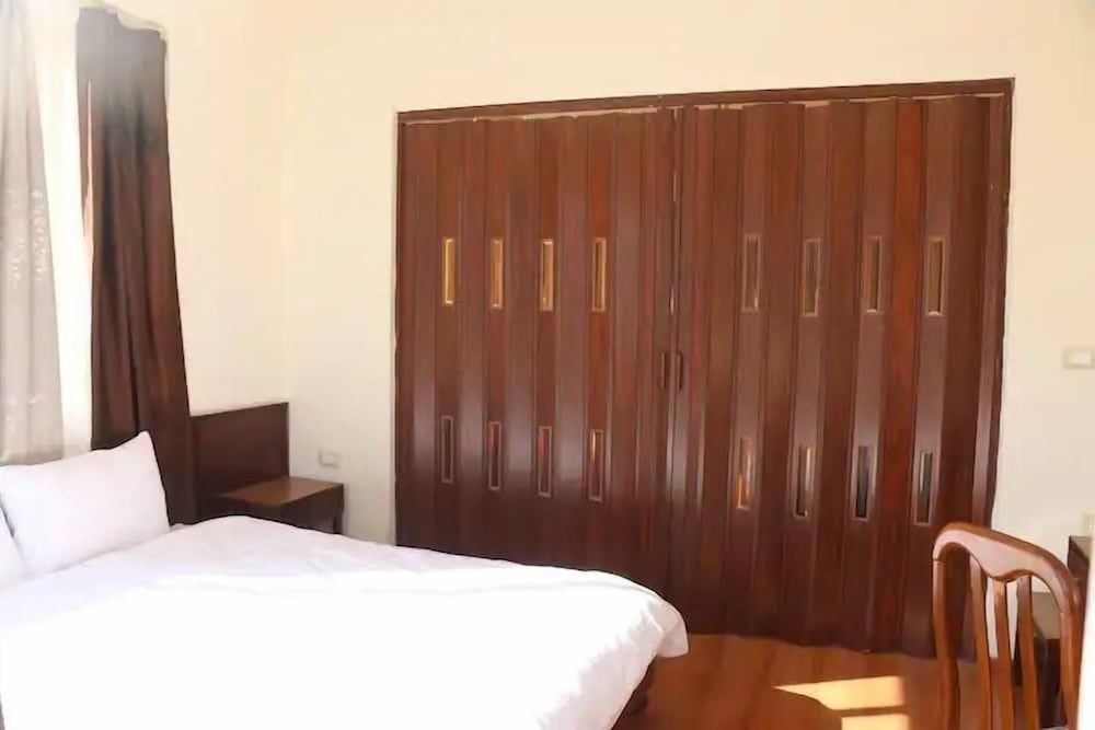 Universal Residence
