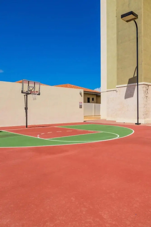 2BR Duplex Palmaruba Condos w Great Location