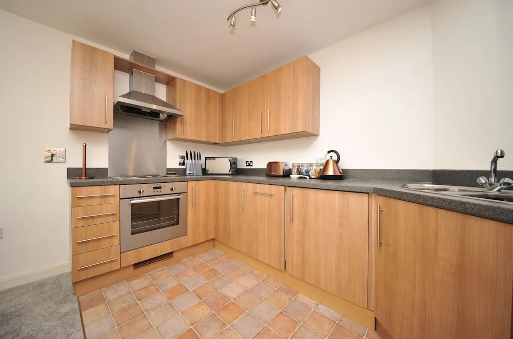 Lloyd George Avenue Apartments Sleeps 3