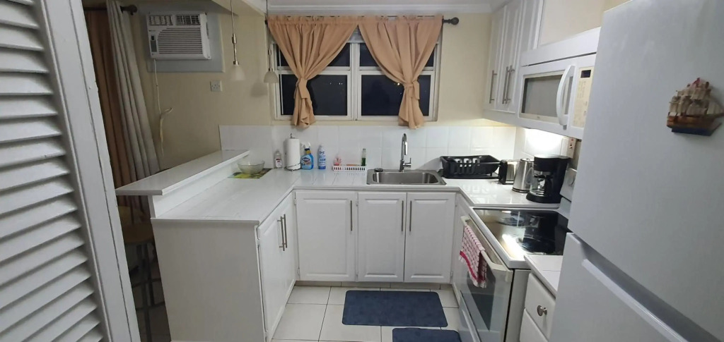 Hastings Towers 4D - Studio Apt Opp Beach