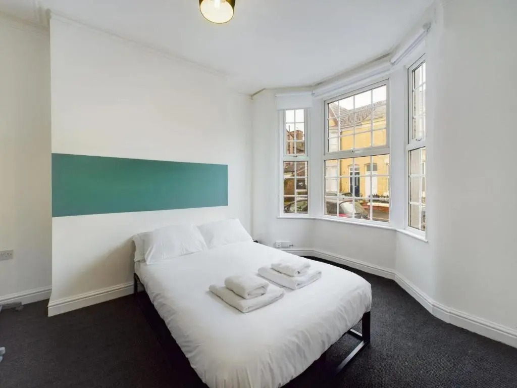 Contemporary 4BD Home nr Liverpool City Centre