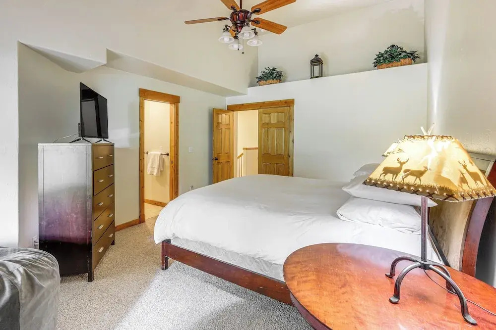 1 Mi to Ponderosa State Park: Condo w/ Pool Access