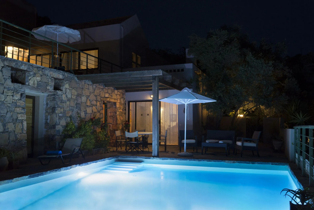 One bedroom villa with private seawater pool Just 150 meters from the sea