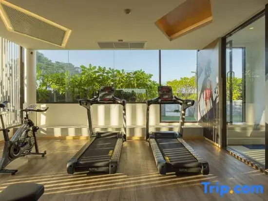 Lovely Apartment with Pool on the roof at Surin Beach